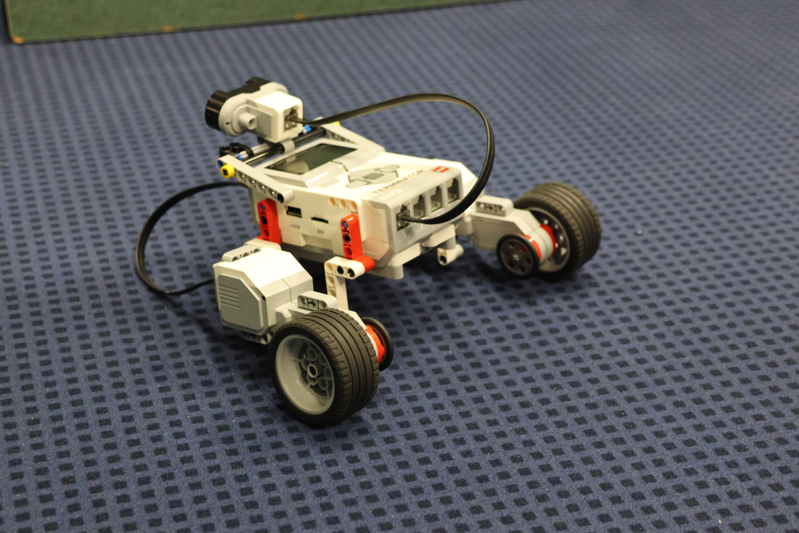 0J0A2725 scaled Year 9 Robotics 8 0J0A2725 scaled Year 9 Robotics 7