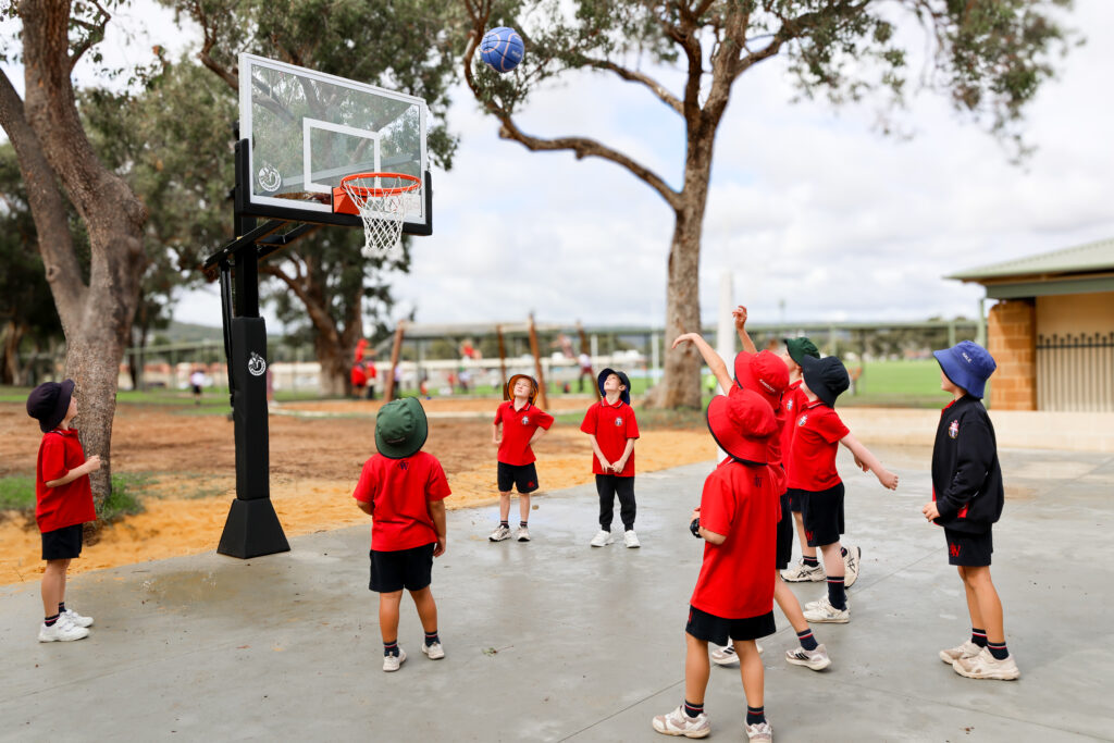 0J0A4057 Years 2-6 Mini Court 12 0J0A4057 Years 2-6 Mini Court 11