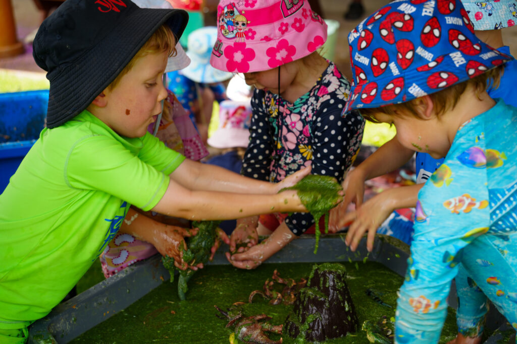DSC00288 Messy Mud Day 5