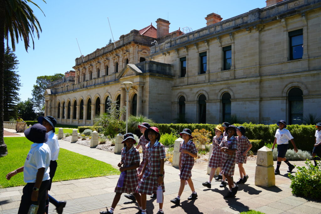 DSC02090 Year 6 Students visit Parliament 1